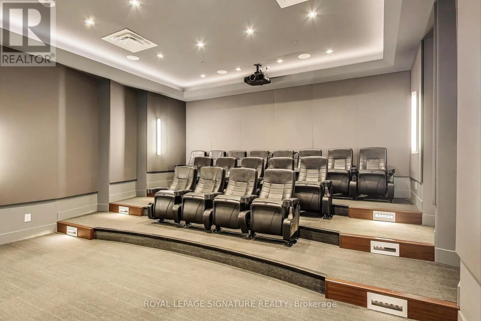 1826 - 111 ST CLAIR AVENUE W