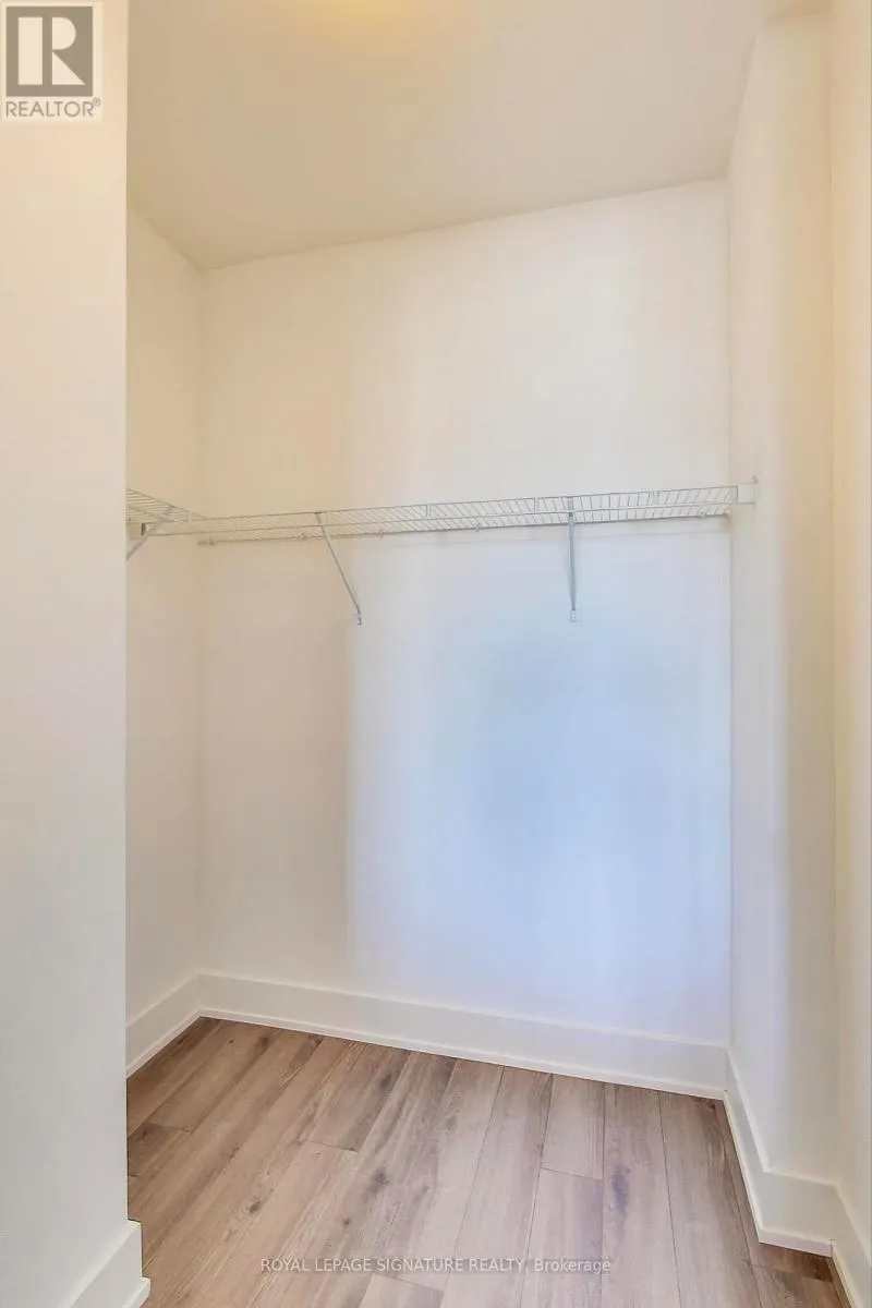 1826 - 111 ST CLAIR AVENUE W