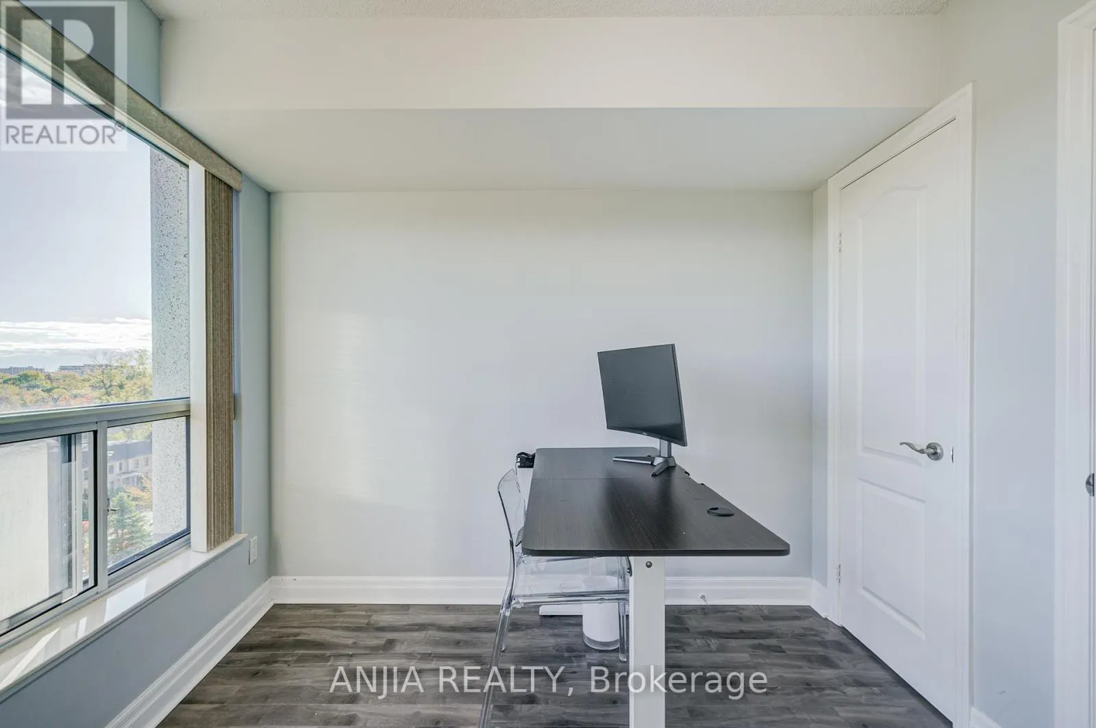 808 - 188 DORIS AVENUE