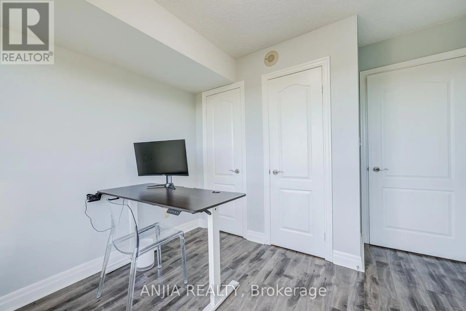 808 - 188 DORIS AVENUE