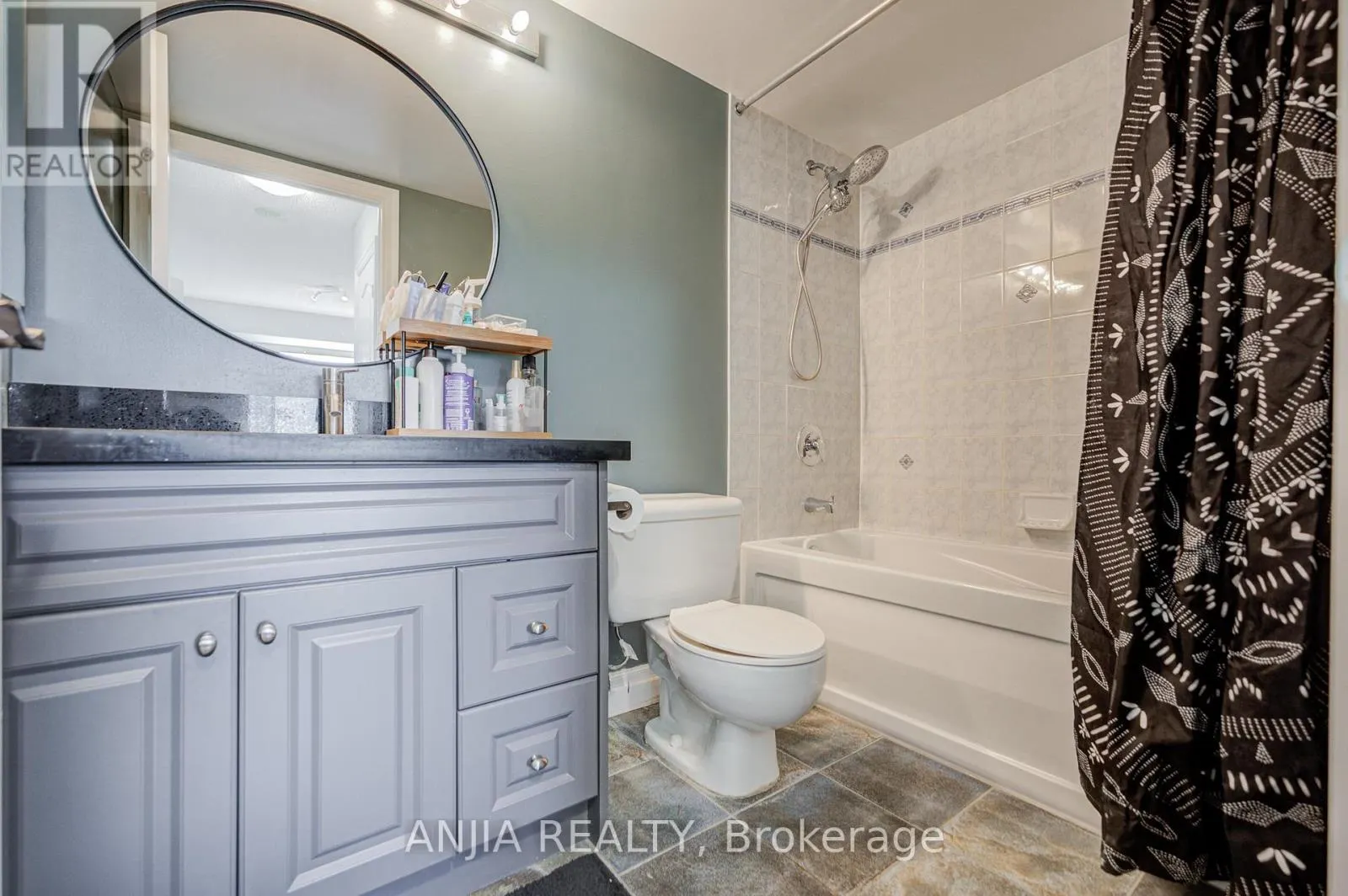 808 - 188 DORIS AVENUE