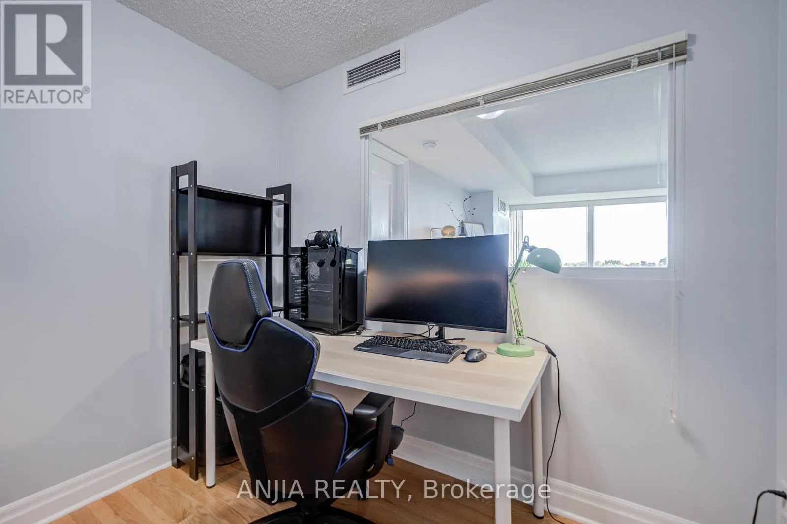 808 - 188 DORIS AVENUE