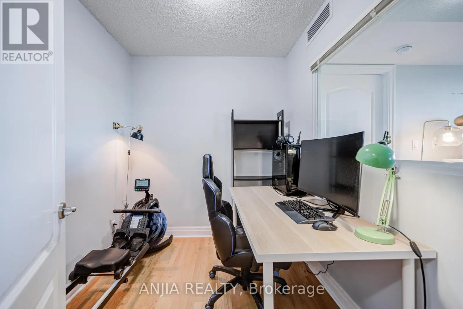 808 - 188 DORIS AVENUE