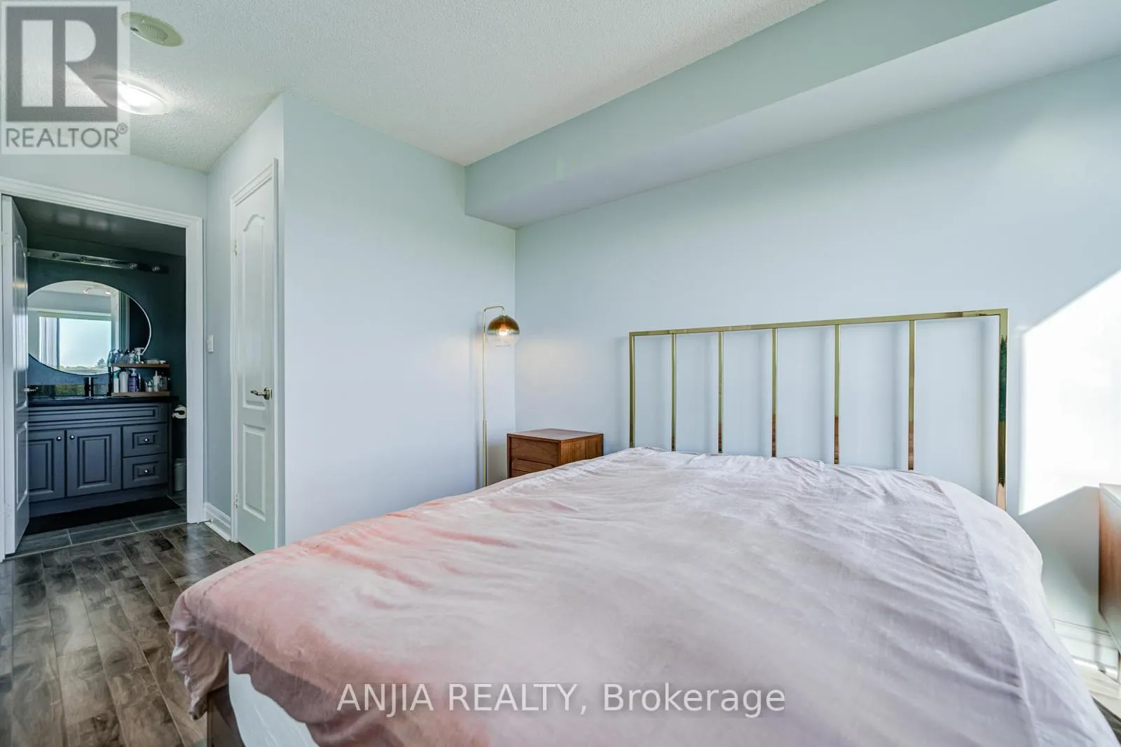 808 - 188 DORIS AVENUE