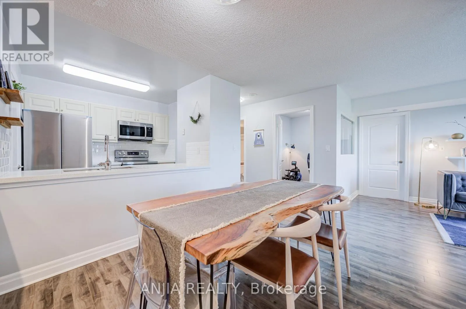 808 - 188 DORIS AVENUE