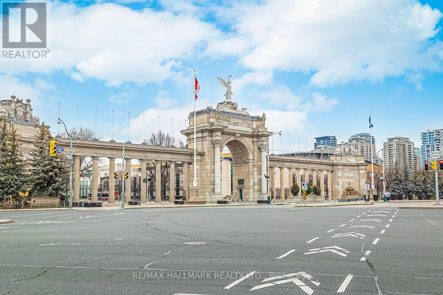 709 - 69 LYNN WILLIAMS STREET