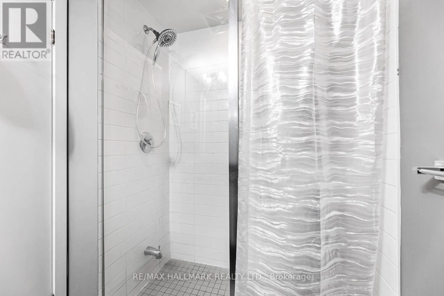 709 - 69 LYNN WILLIAMS STREET