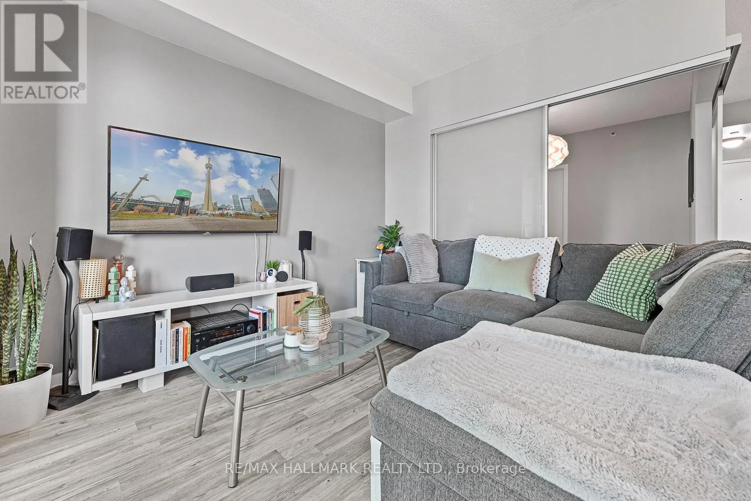 709 - 69 LYNN WILLIAMS STREET