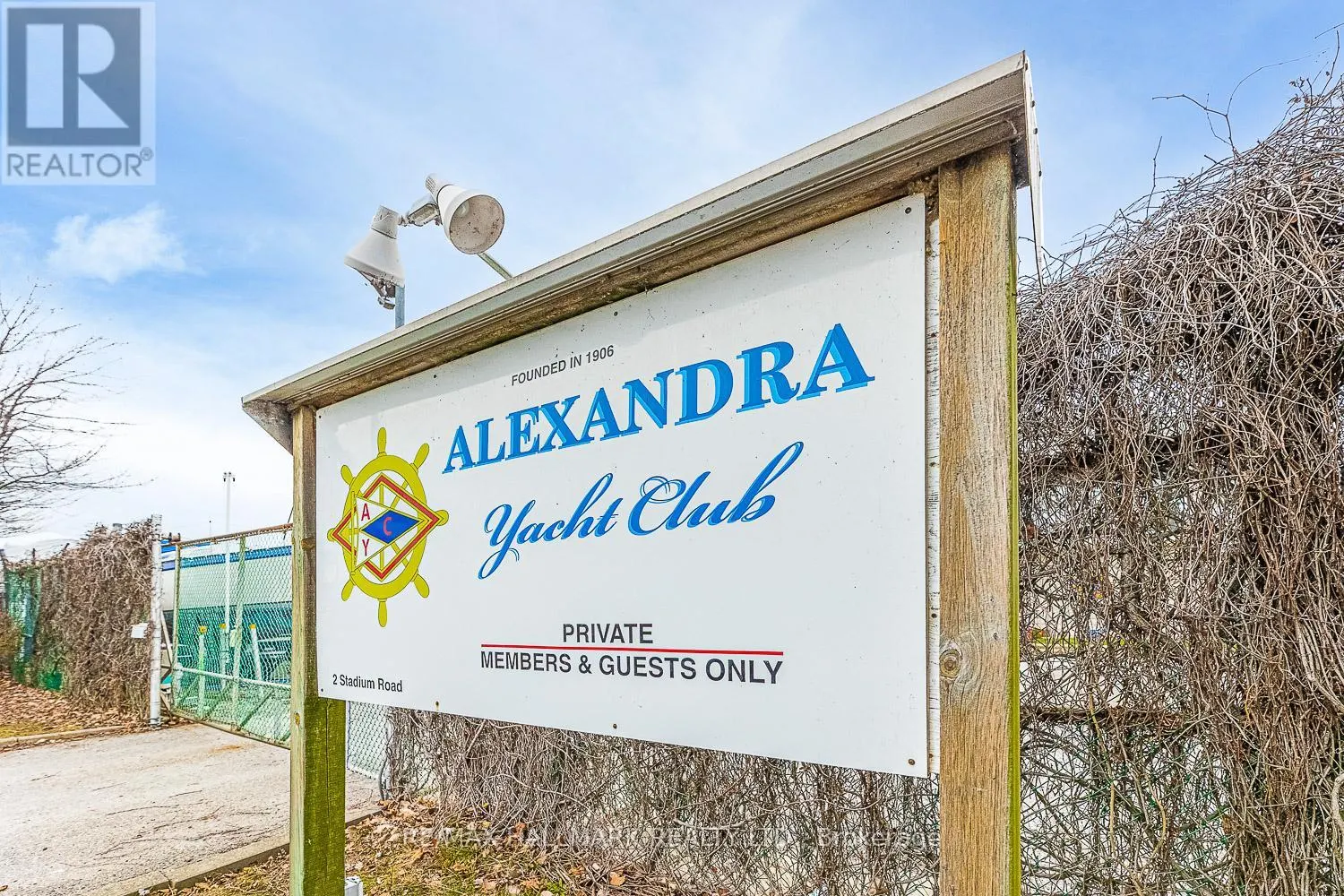 709 - 69 LYNN WILLIAMS STREET