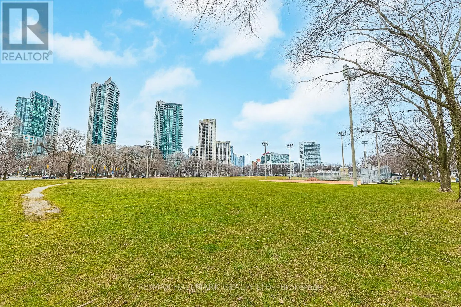 709 - 69 LYNN WILLIAMS STREET