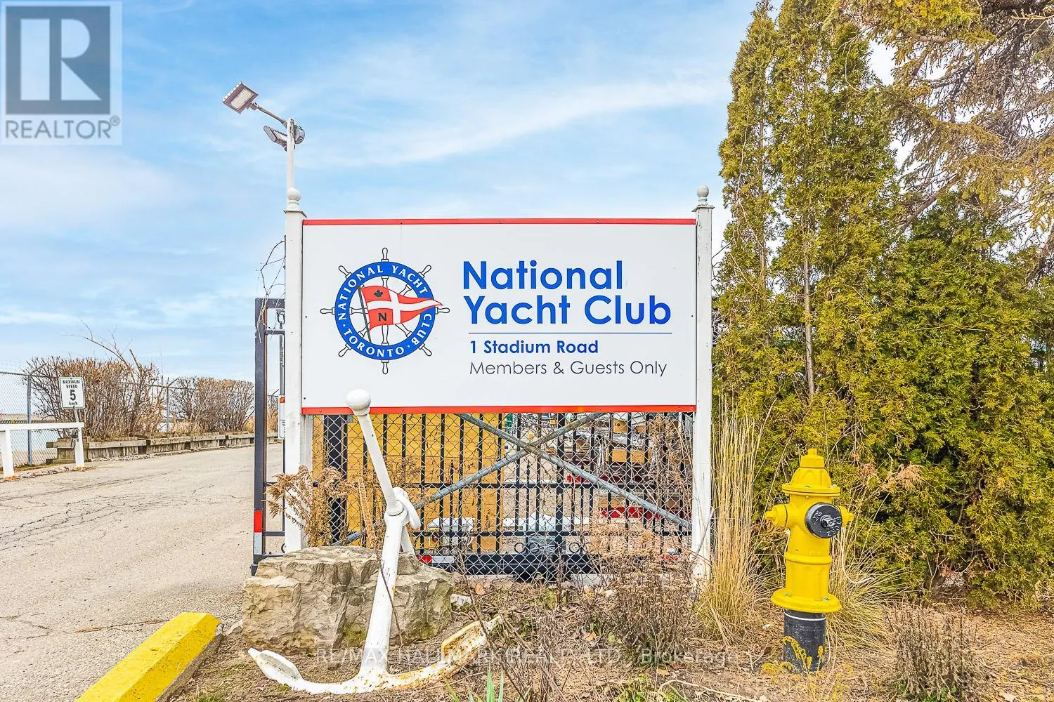 709 - 69 LYNN WILLIAMS STREET