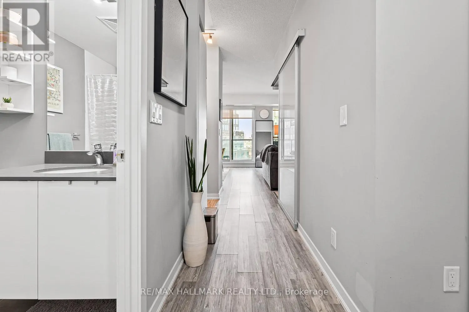 709 - 69 LYNN WILLIAMS STREET