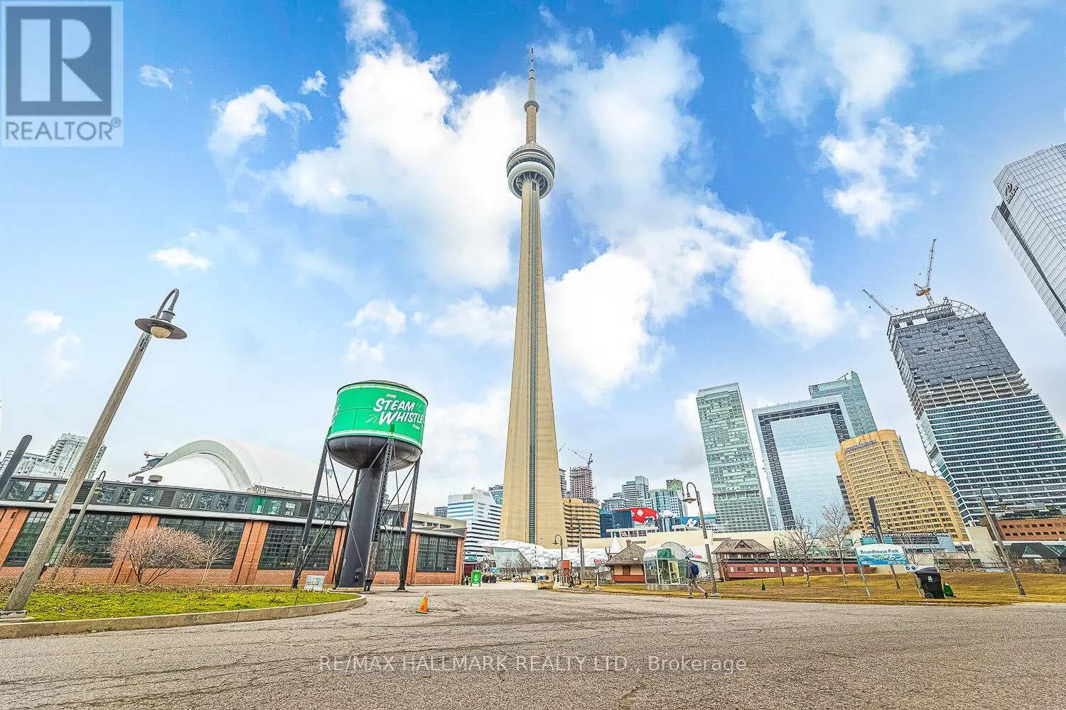 709 - 69 LYNN WILLIAMS STREET