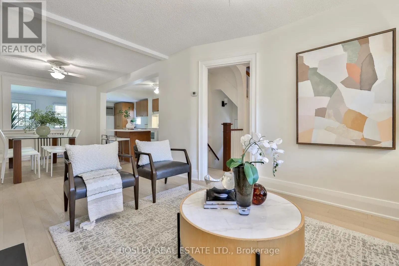 682 HILLSDALE AVENUE E