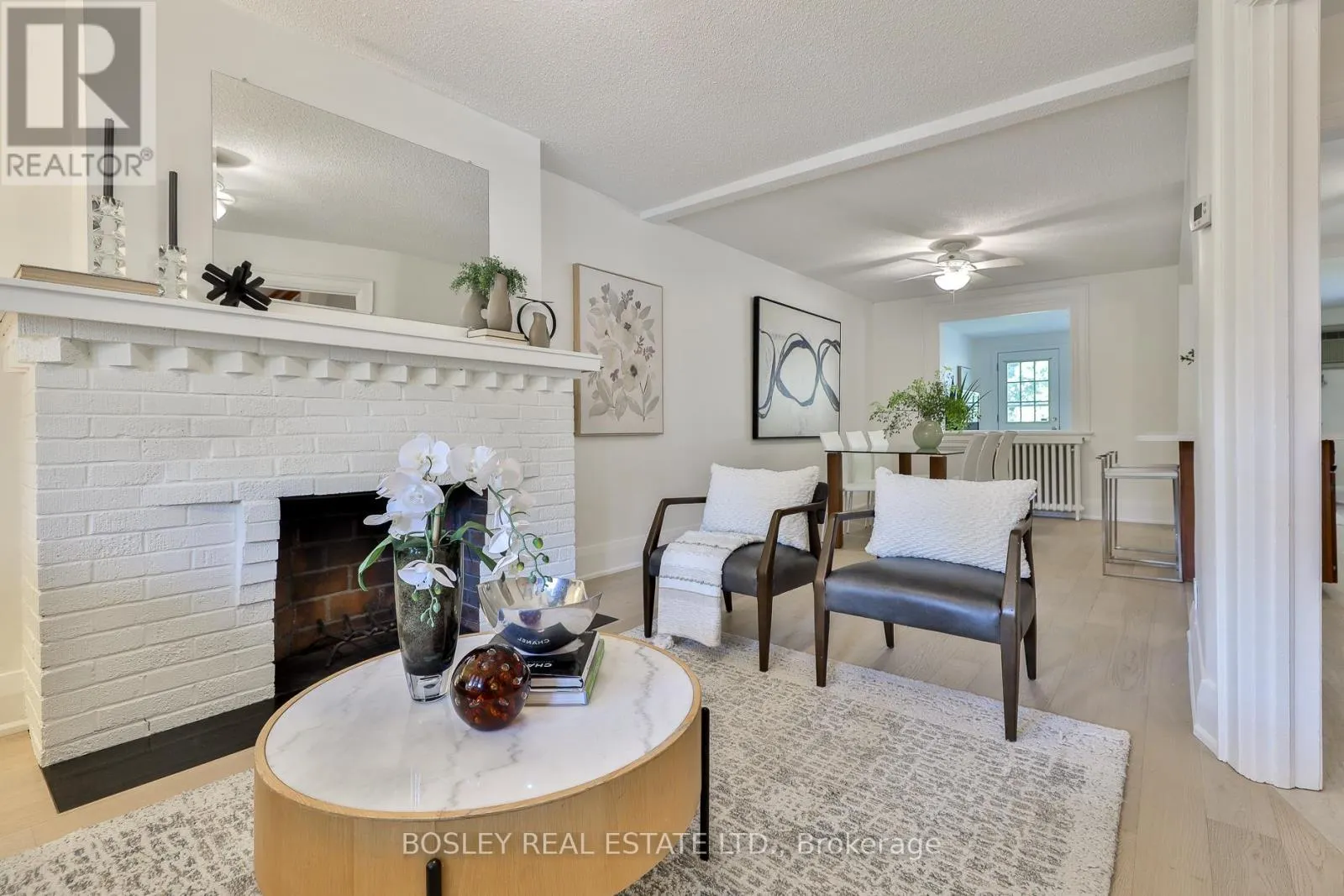 682 HILLSDALE AVENUE E