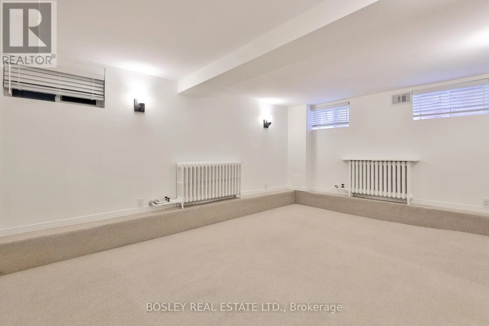 682 HILLSDALE AVENUE E