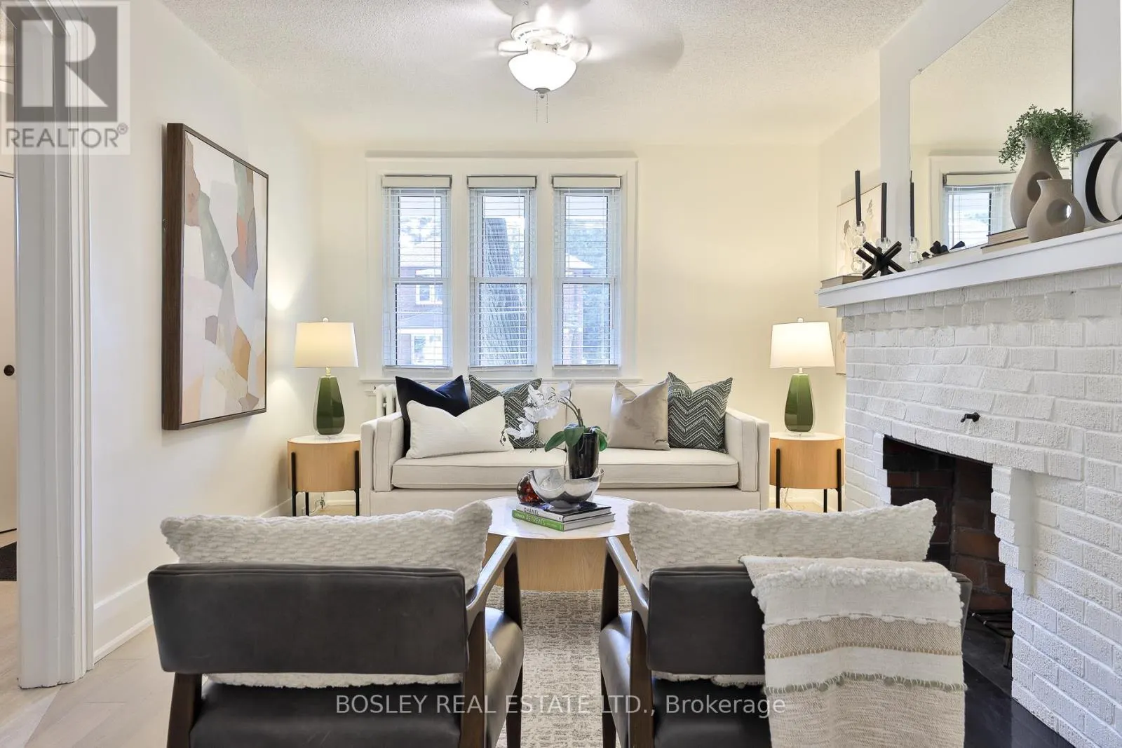 682 HILLSDALE AVENUE E