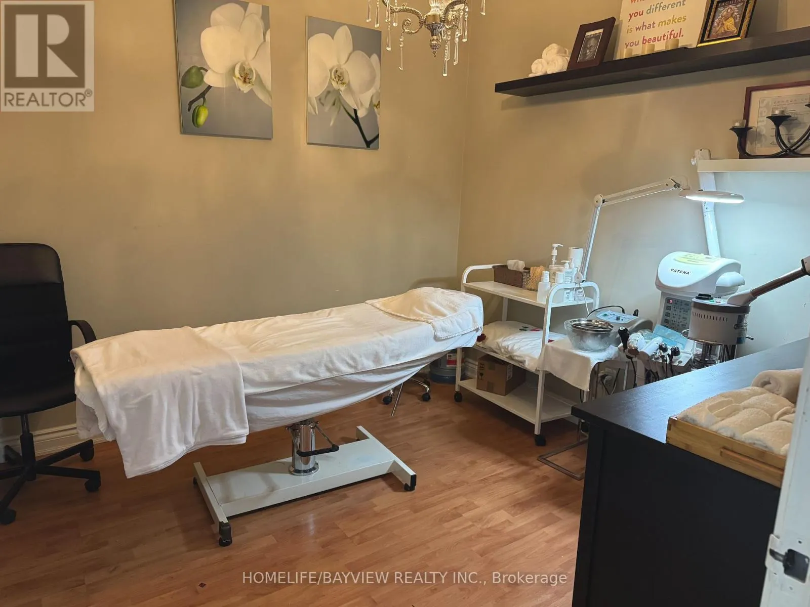 4 - 1881 STEELES AVENUE W