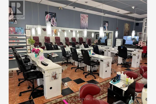 4 - 1881 STEELES AVENUE W