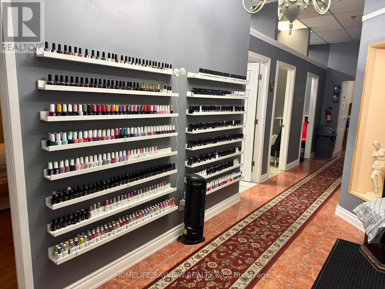 4 - 1881 STEELES AVENUE W