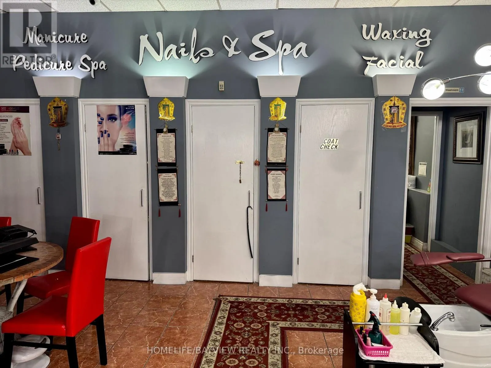 4 - 1881 STEELES AVENUE W