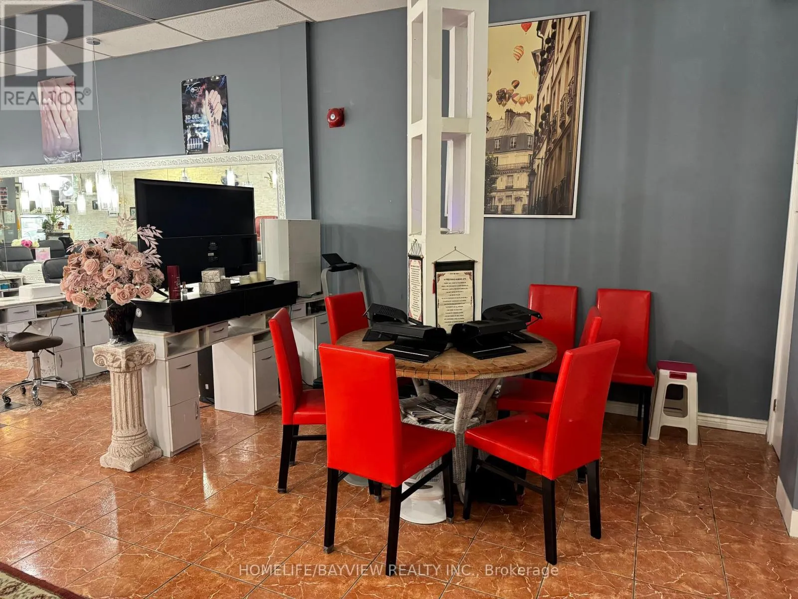 4 - 1881 STEELES AVENUE W