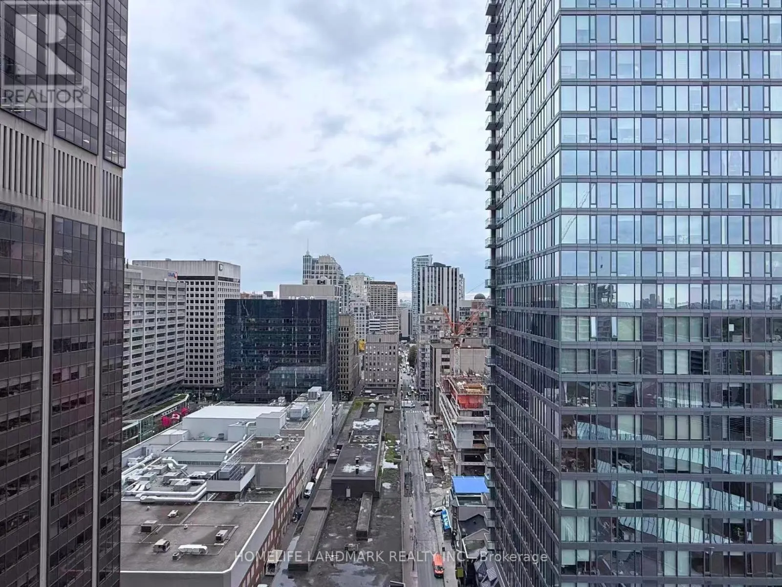 2201 - 771 YONGE STREET