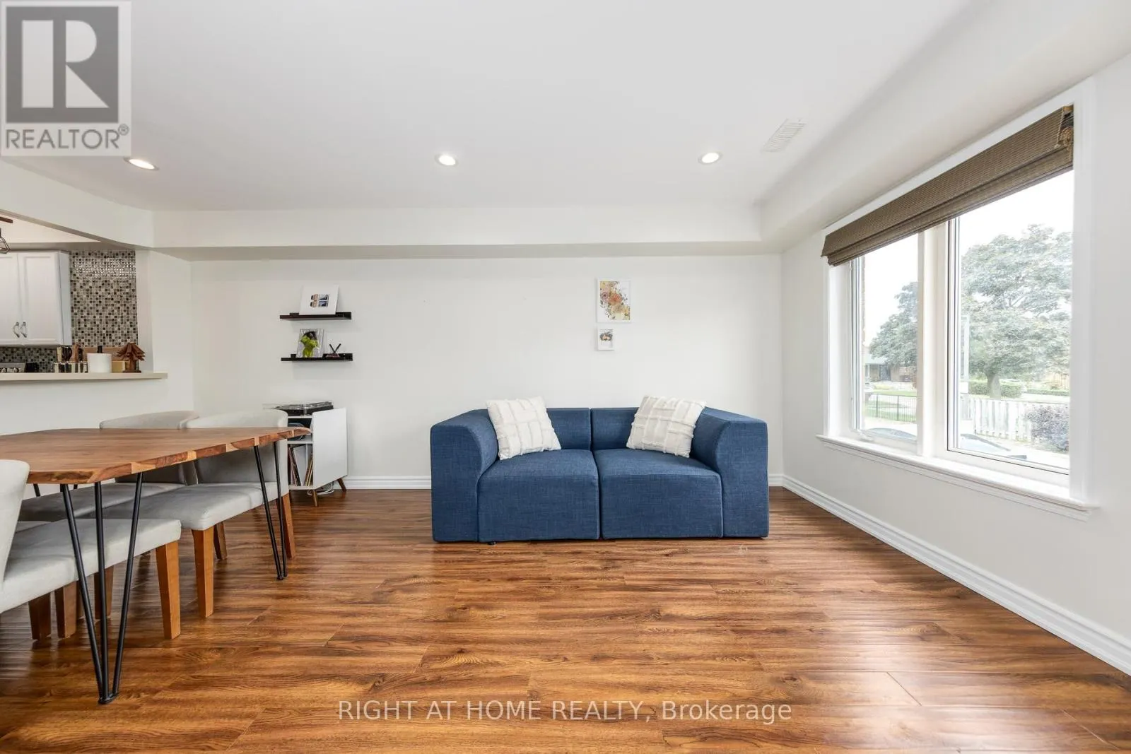 #32 - 988 SHEPPARD AVENUE W