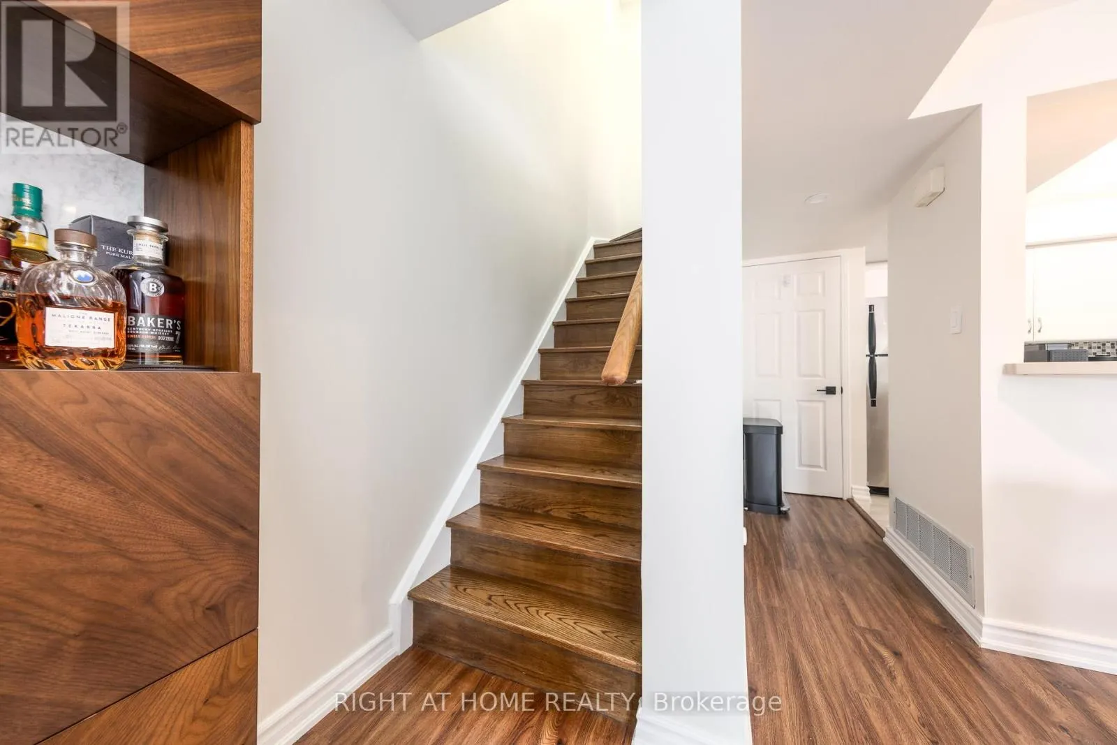 #32 - 988 SHEPPARD AVENUE W