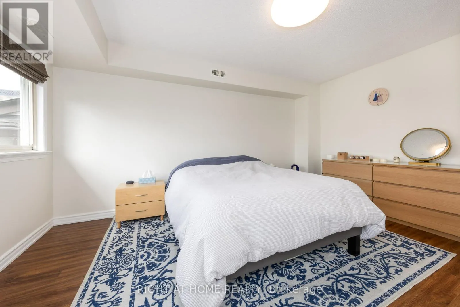 #32 - 988 SHEPPARD AVENUE W