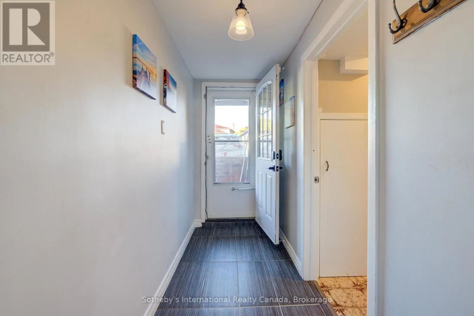 400 CHEROKEE BOULEVARD