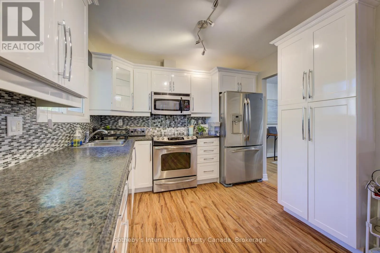 400 CHEROKEE BOULEVARD