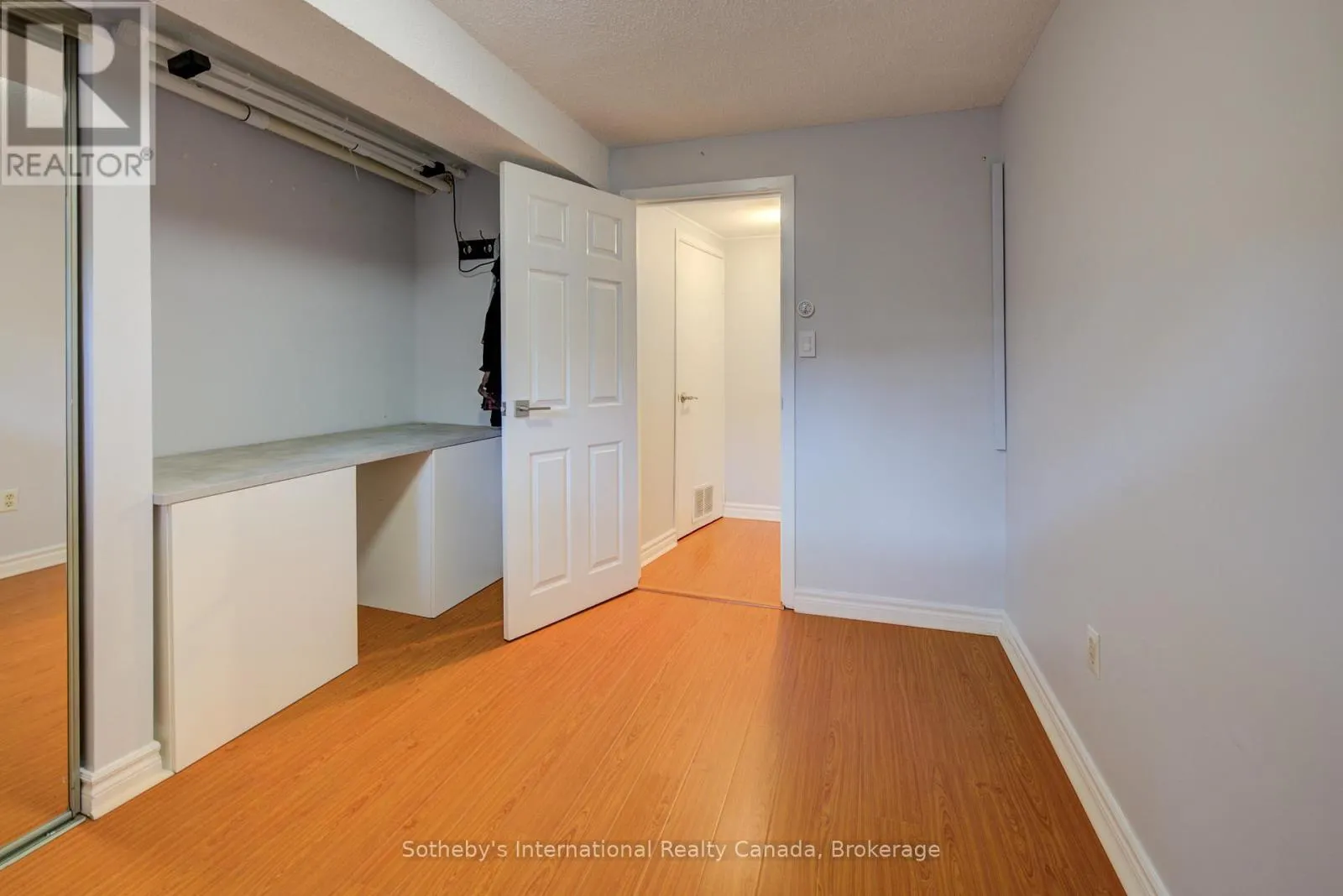 400 CHEROKEE BOULEVARD