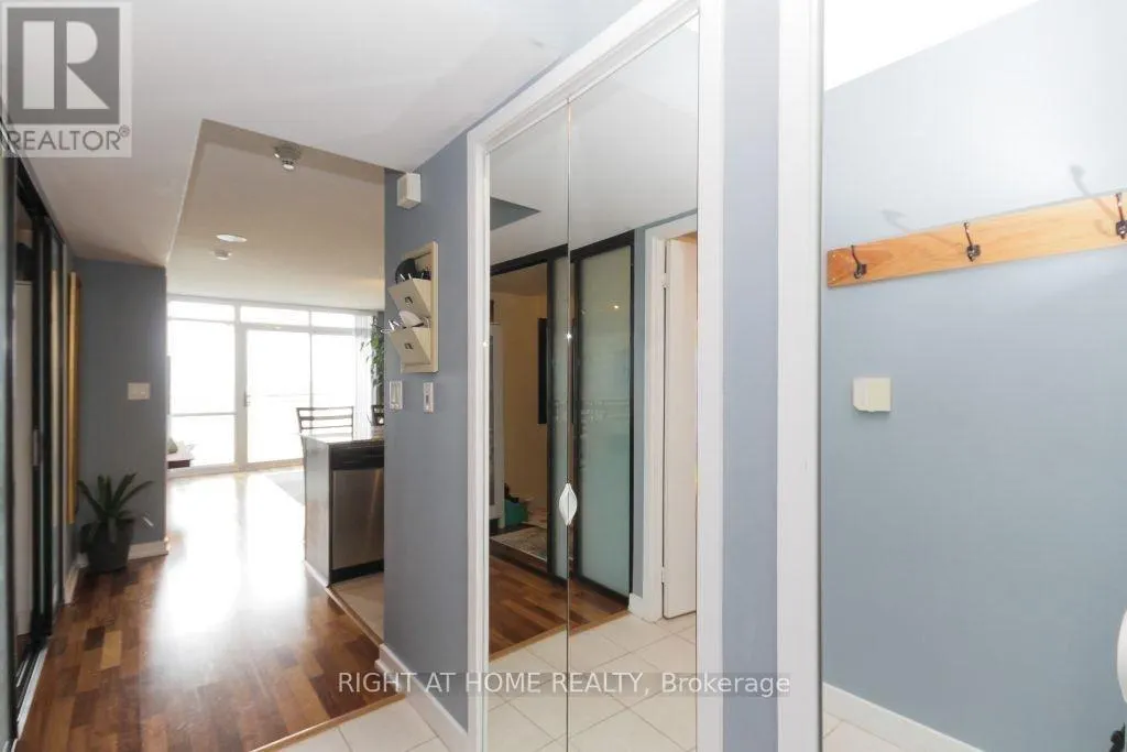 5301 - 11 BRUNEL COURT