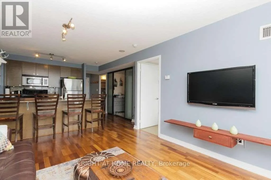 5301 - 11 BRUNEL COURT