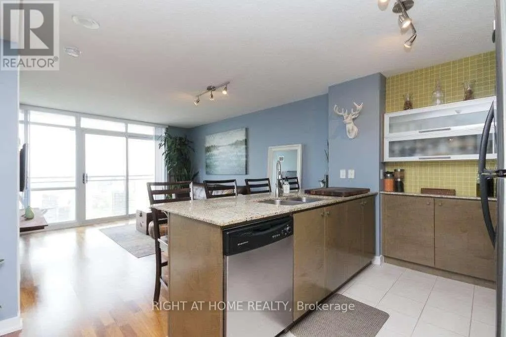 5301 - 11 BRUNEL COURT