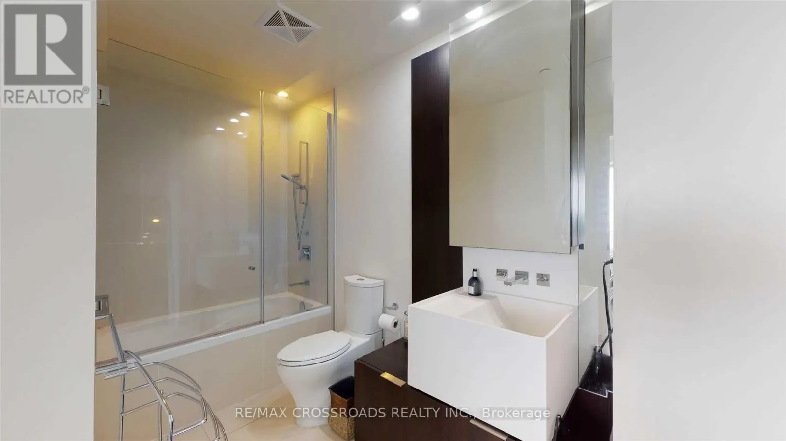 5010 - 1 BLOOR STREET E