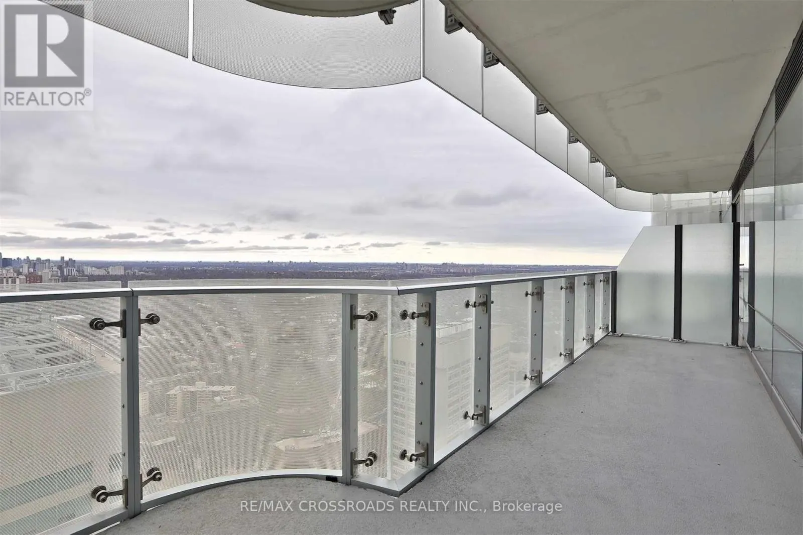 5010 - 1 BLOOR STREET E