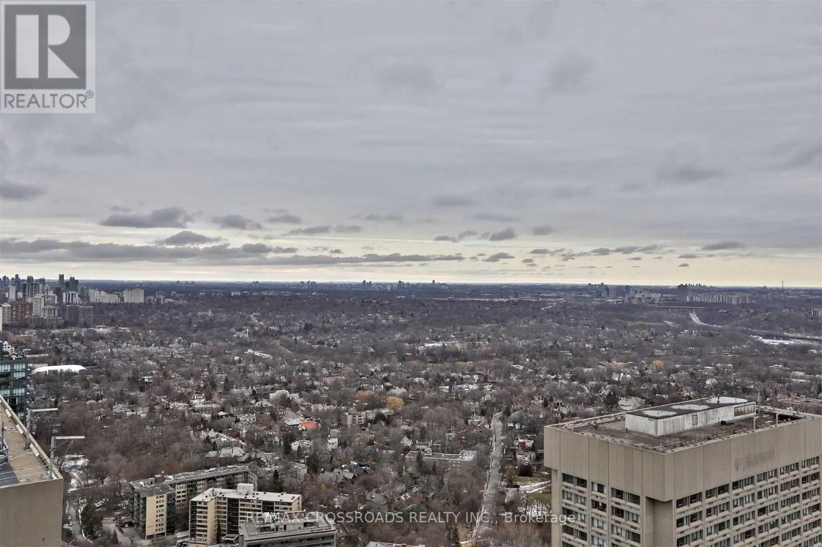 5010 - 1 BLOOR STREET E