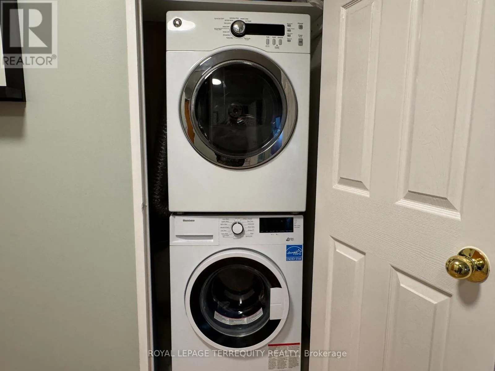 601 - 256 DORIS AVENUE