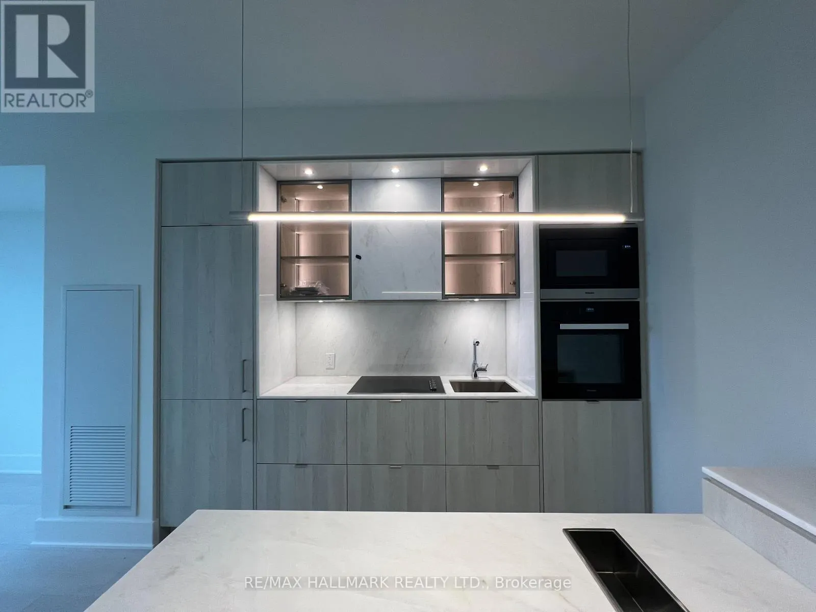 3410 - 11 YORKVILLE AVENUE