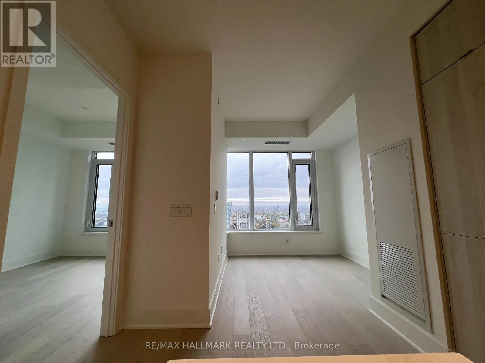 3410 - 11 YORKVILLE AVENUE