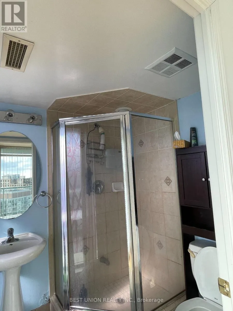 2205 - 5500 YONGE STREET