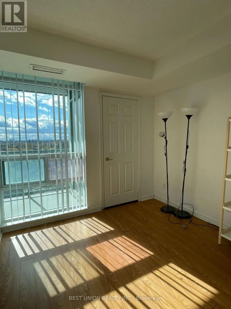 2205 - 5500 YONGE STREET