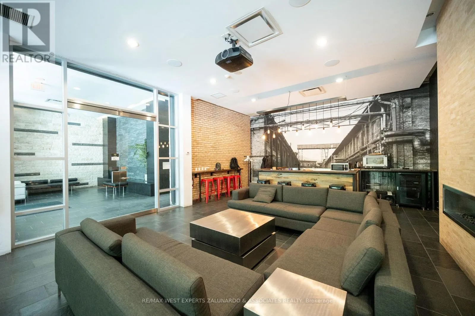 315 - 59 EAST LIBERTY STREET