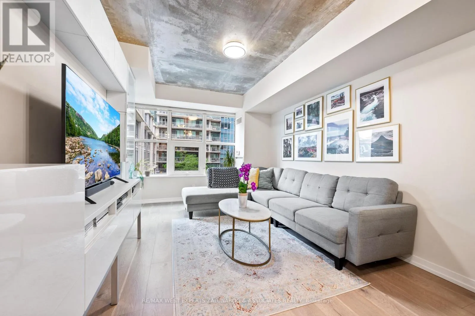 315 - 59 EAST LIBERTY STREET