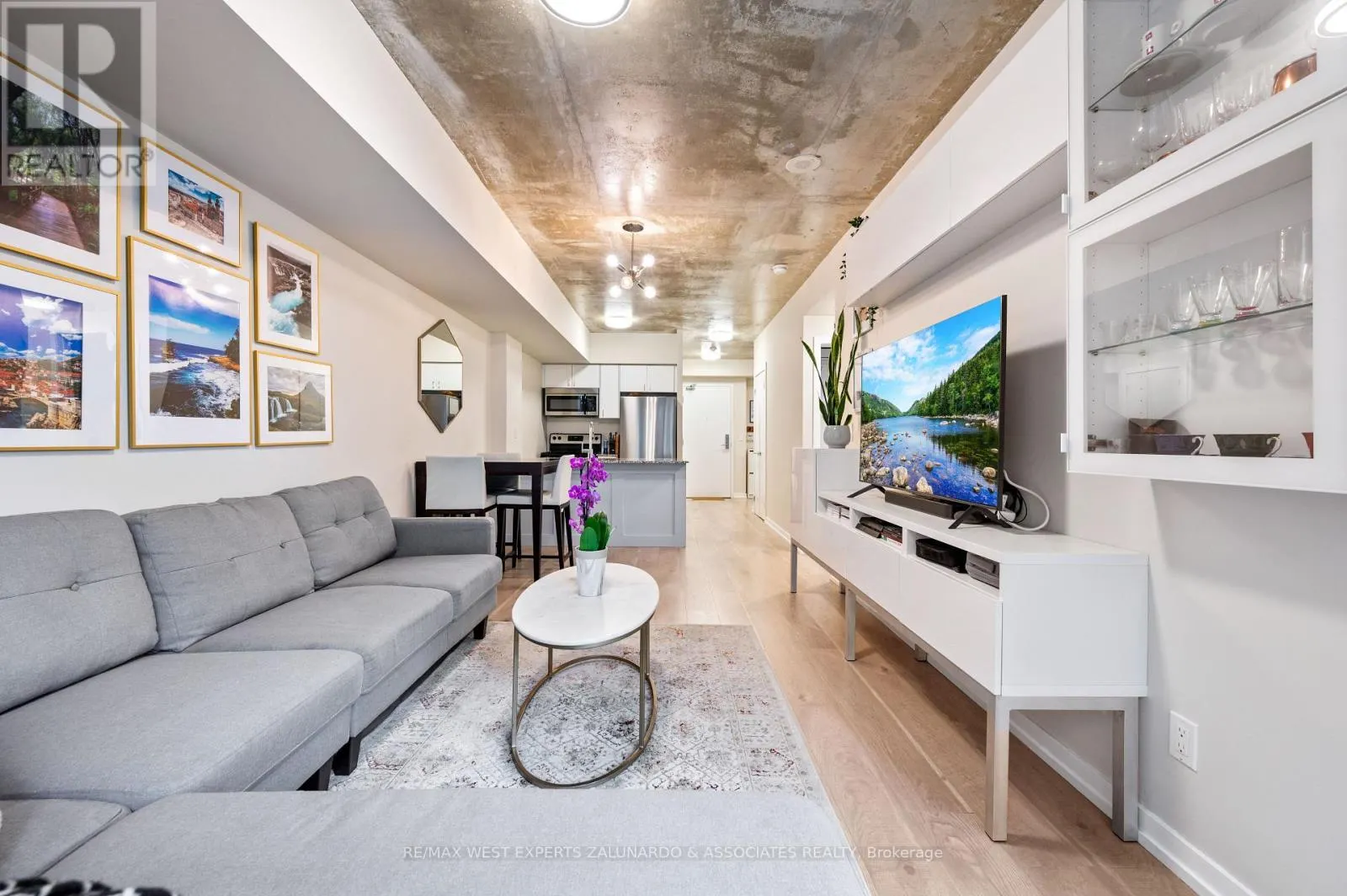 315 - 59 EAST LIBERTY STREET