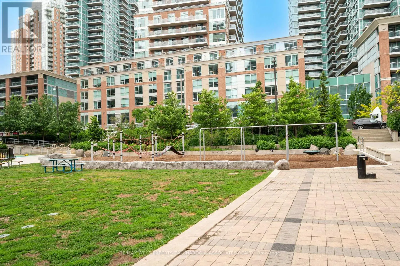 315 - 59 EAST LIBERTY STREET