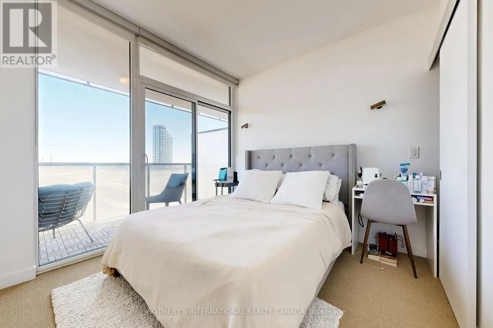 1907 - 1 MARKET STREET