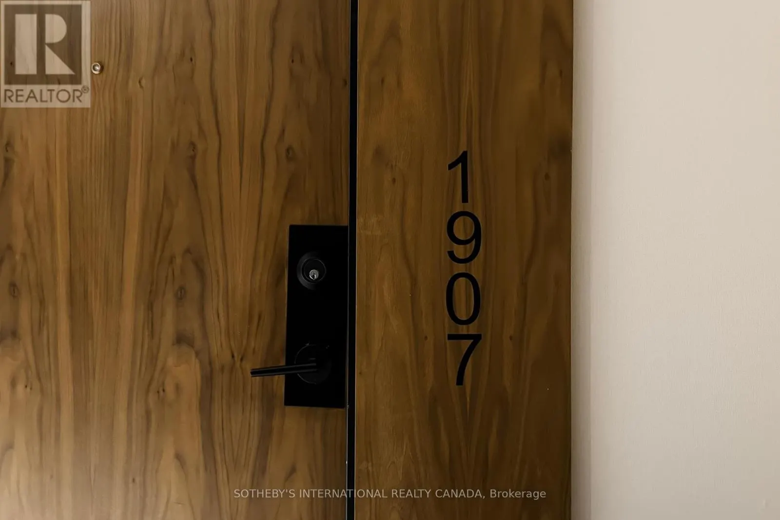 1907 - 1 MARKET STREET